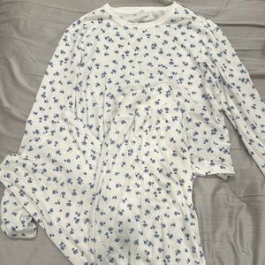 Hollister White and Blue Floral Pajama Set, BRAND NEW! NEVER WORN!!